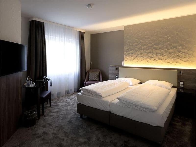 Hotel Am Park Лайнфельден-Эхтердинген Экстерьер фото